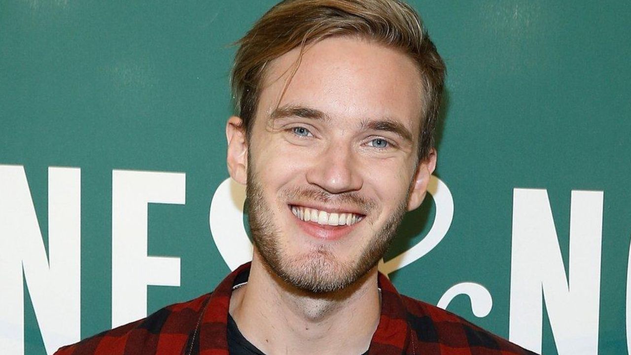 PewDiePie, Top 10 Gamers in the World, Playing Games