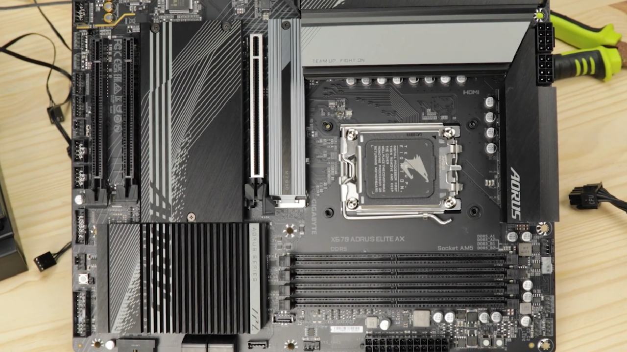 Gigabyte,X670 Aorus Elite AX, Review, Premium Features, PCIe5 Power, Entry-Level Pricing, NoobFeed