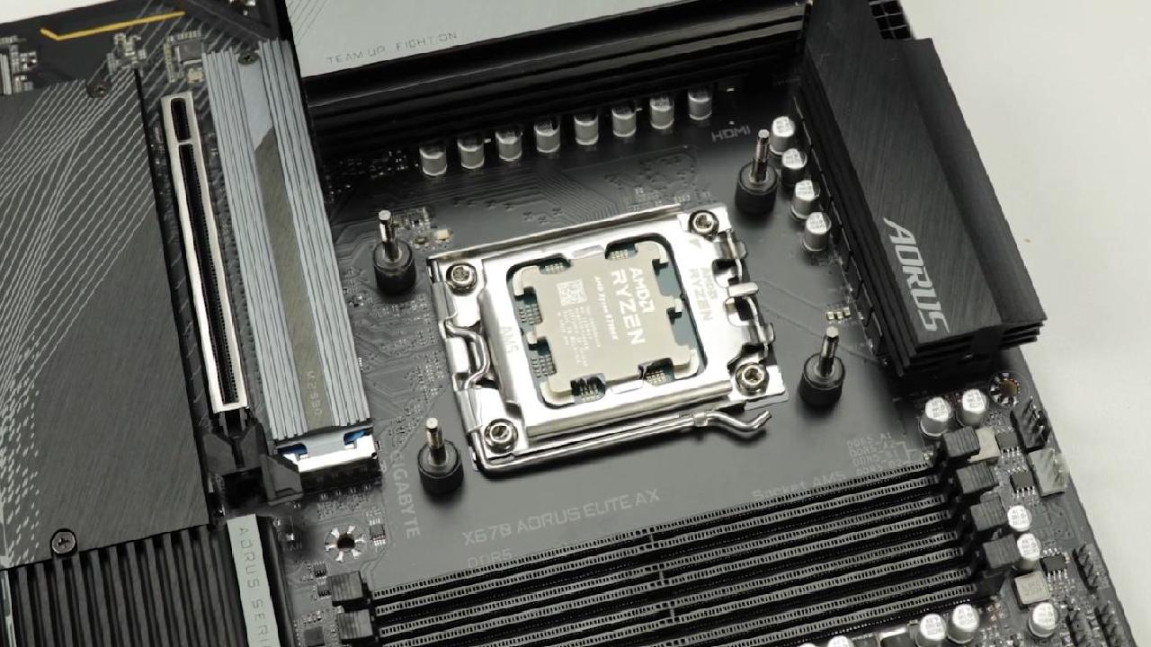 Gigabyte,X670 Aorus Elite AX, Review, Premium Features, PCIe5 Power, Entry-Level Pricing, NoobFeed