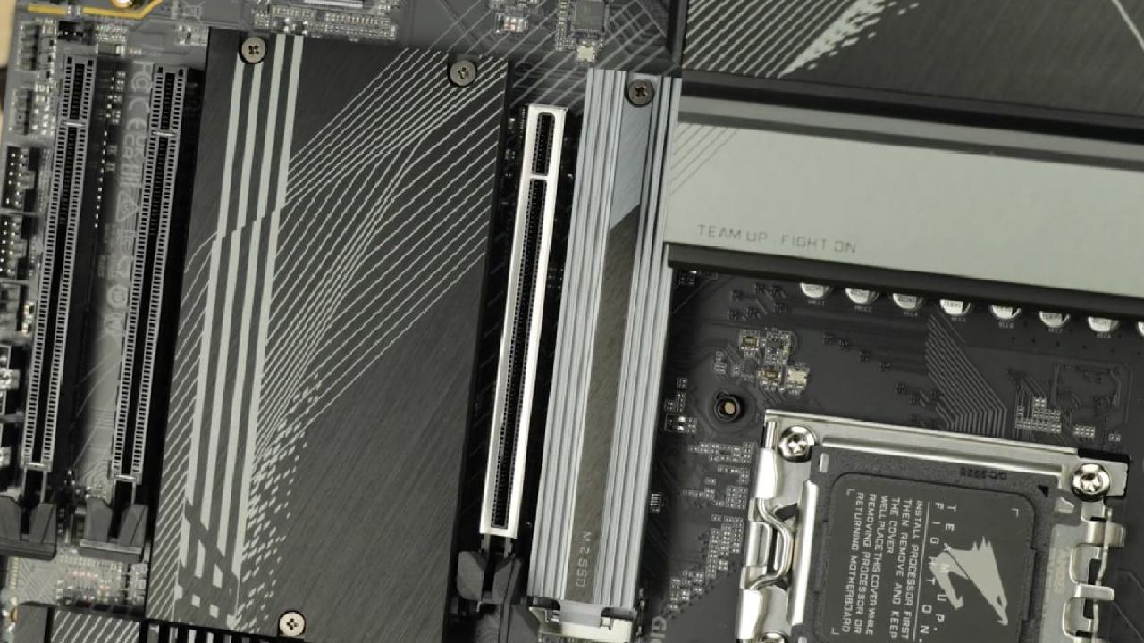 Gigabyte,X670 Aorus Elite AX, Review, Premium Features, PCIe5 Power, Entry-Level Pricing, NoobFeed