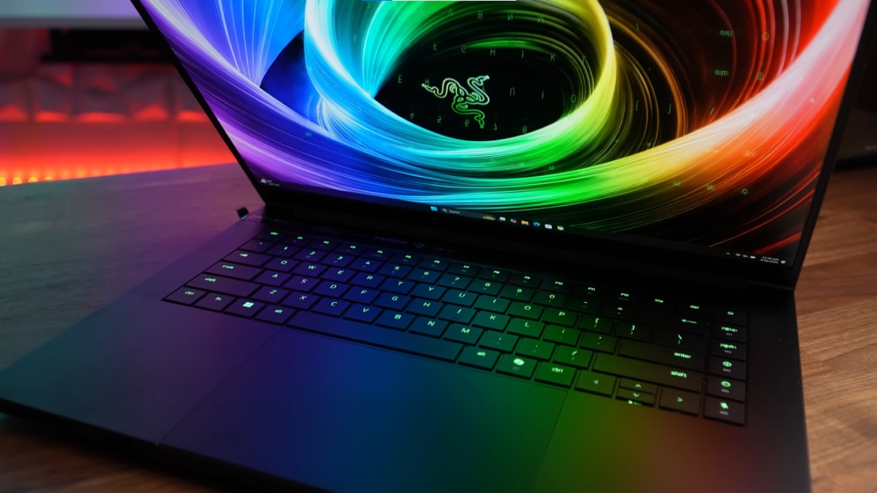 Razer Blade 16 Review, Panther Lake Efficiency, Transforms Performance, NoobFeed