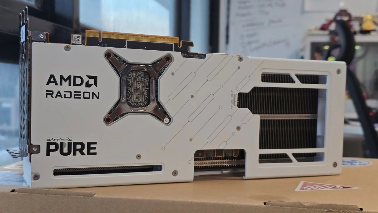 AMD Radeon RX 9070 XT Sapphire Pure
