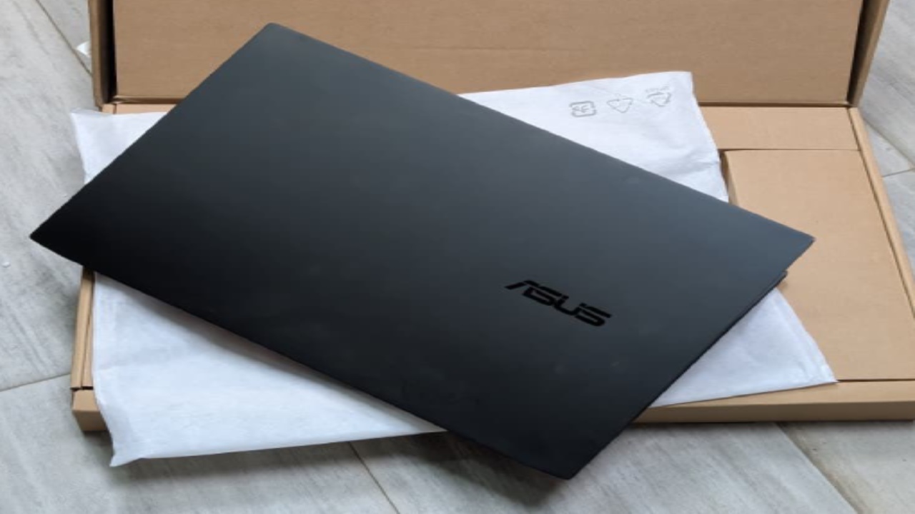 ASUS ExpertBook Ultra B9 Review, Thin, Light, Powerful, Surprisingly Stylish, NoobFeed