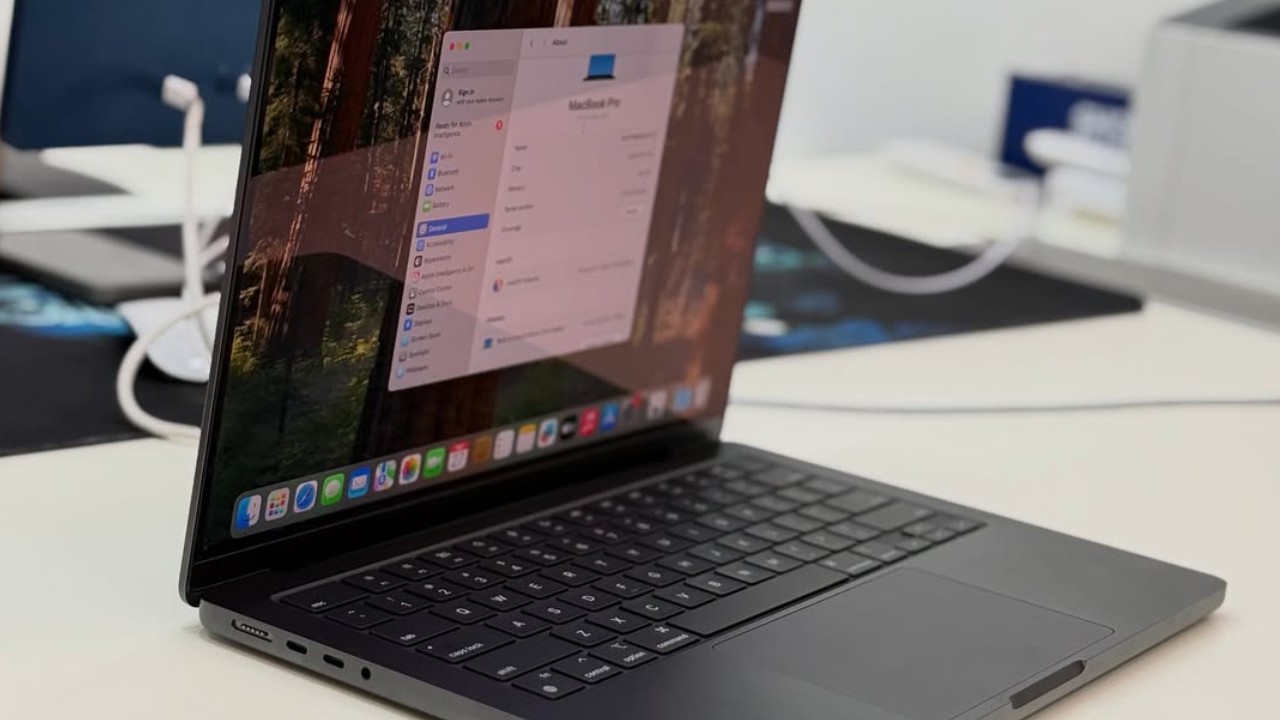 MacBook Pro, M6 Pro, Models May Introduce OLED, Dynamic Island, NoobFeed