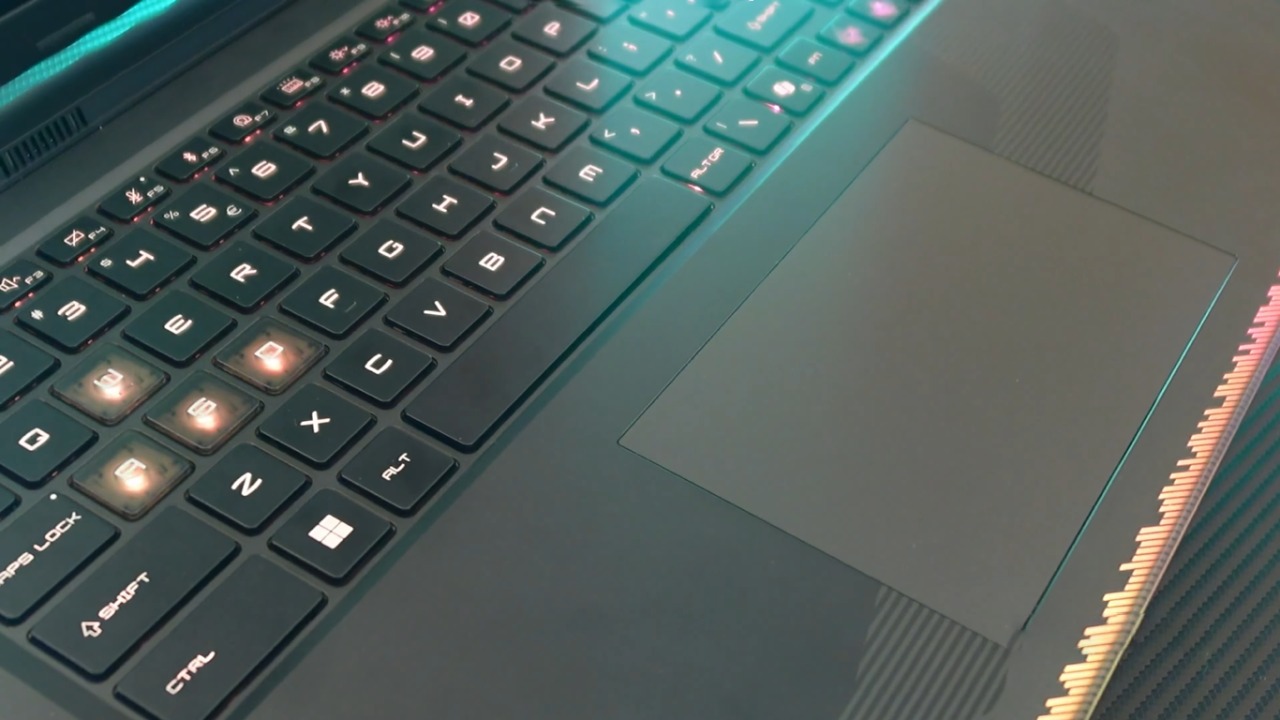 MSI, Raider 16 Max HX Review, Flagship Gaming Laptop, With OLED 240hz Display, NoobFeed