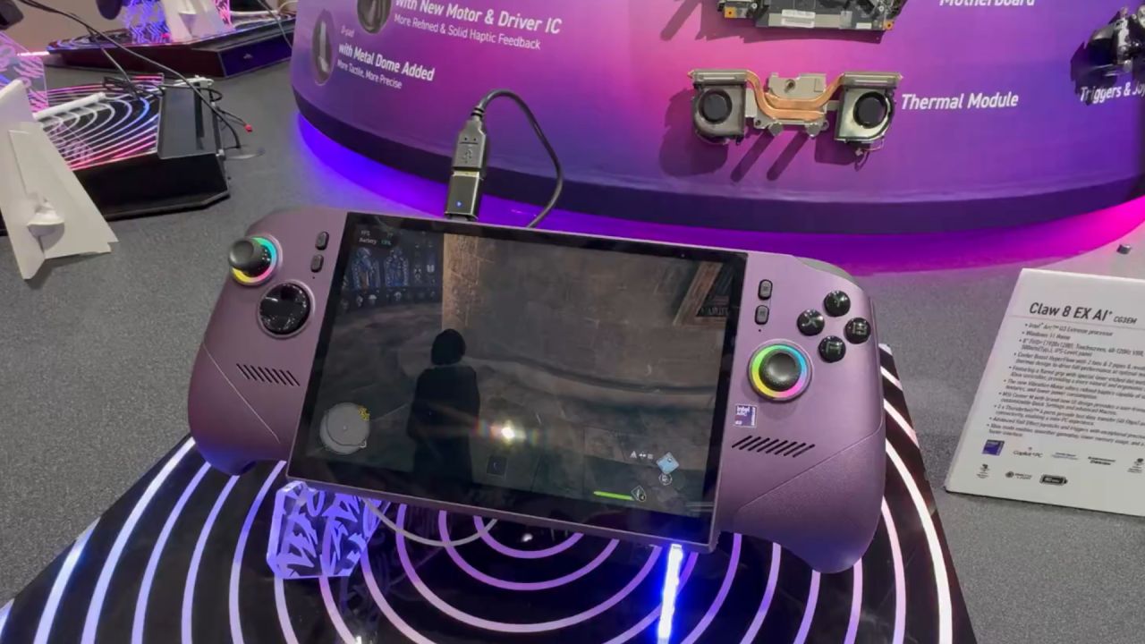 MSI Claw 8 EX AI Plus on Display