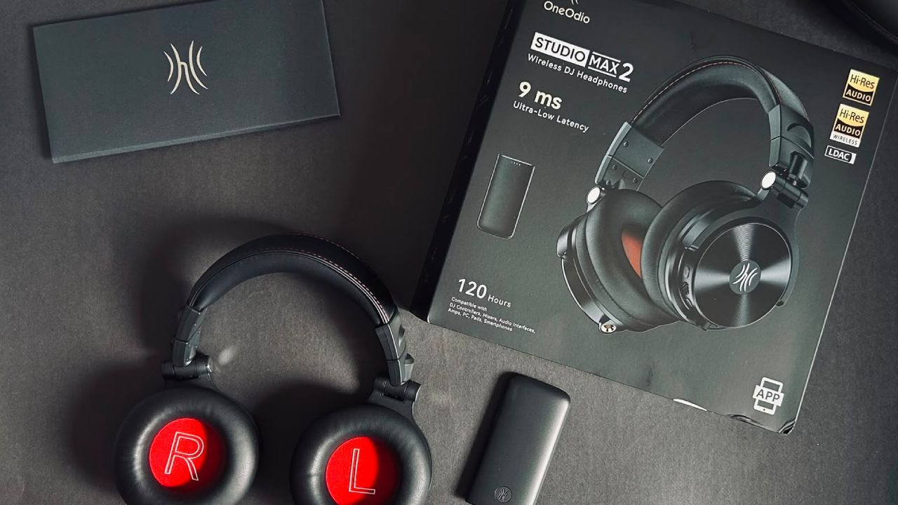 9ms Ultra-low Latency DJ Headphones with Packaging