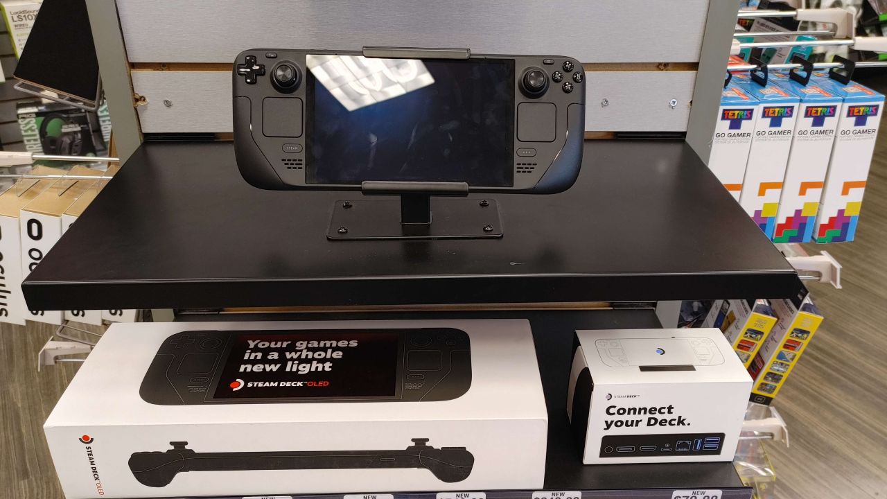 Valve Steam Deck Sales Drop in Retail Stores