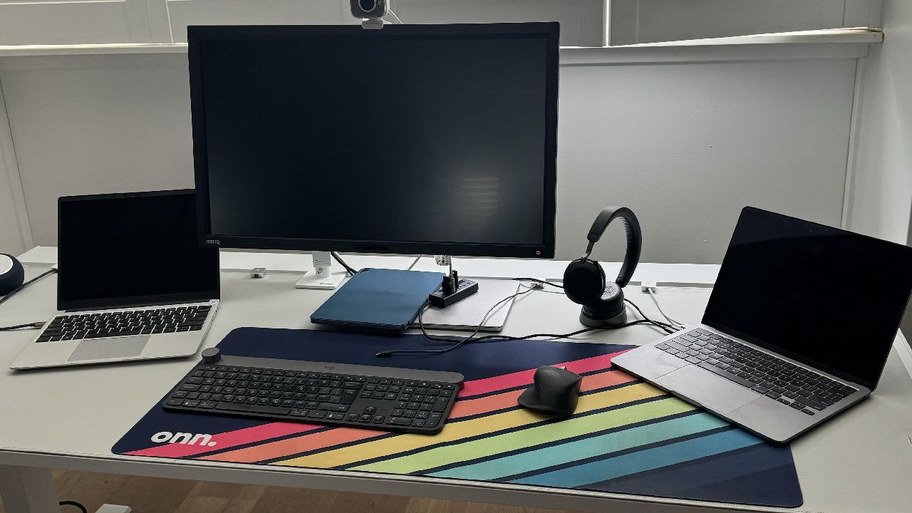 Gaming PC work computer workspace gaming platform