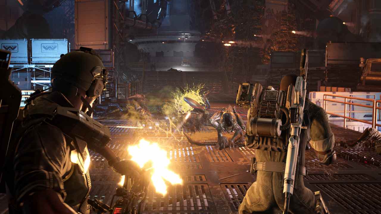 Aliens: Fireteam Elite 2 Protagonist Shooting at Creature