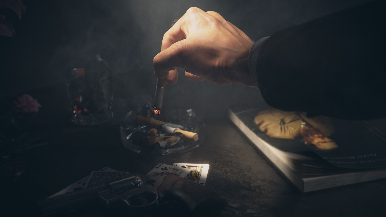 L.A. Noire 2 Protagonist holding a Cigarette 