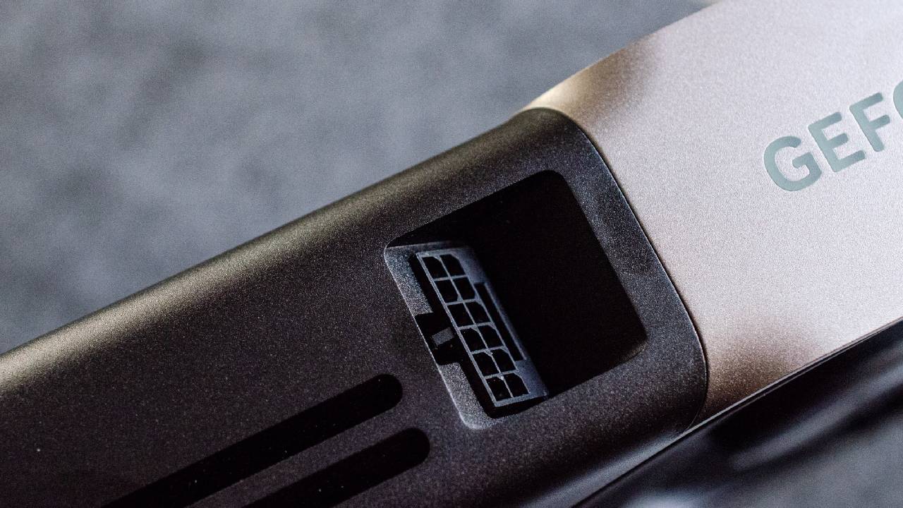 GeForce RTX 5090 16-Pin Connector