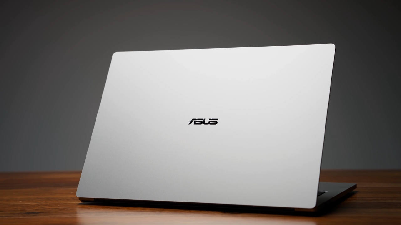 ASUS ExpertBook A7